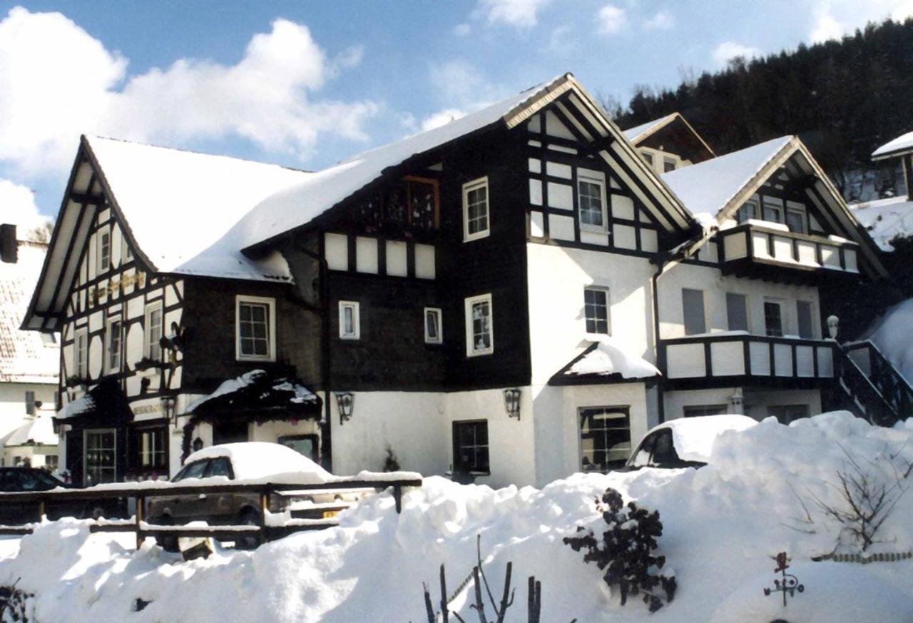 Hotel-Restaurant Zum Dorfkrug Winterberg Exteriör bild
