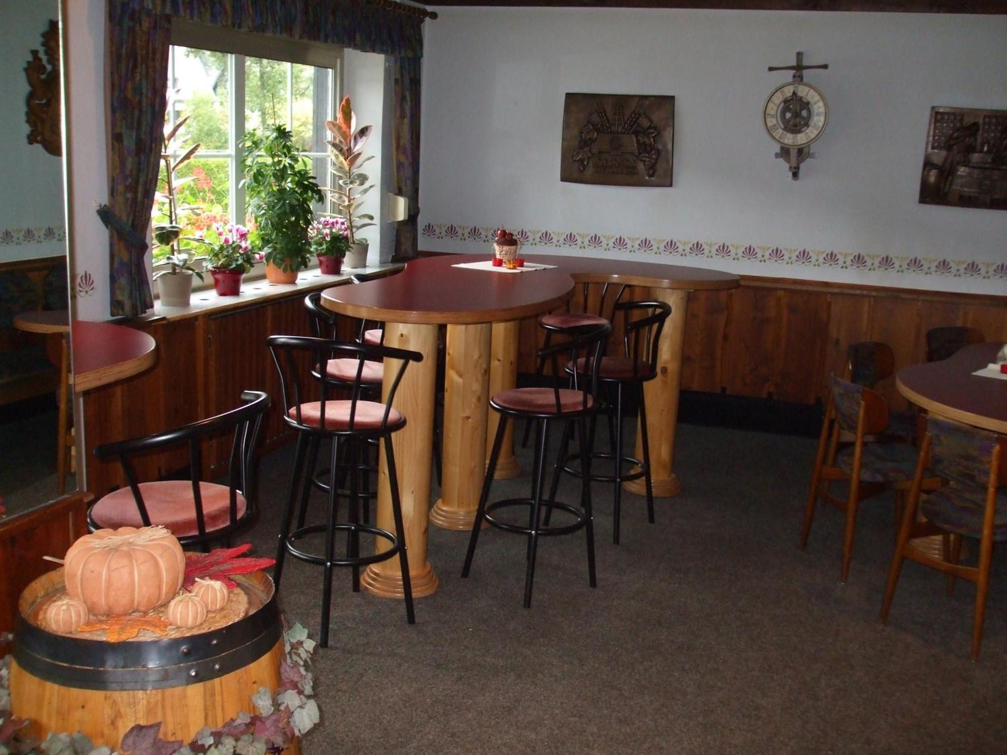 Hotel-Restaurant Zum Dorfkrug Winterberg Exteriör bild